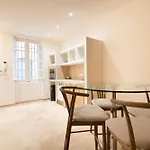Pick A Flat's - Heart Of Saint-Tropez
