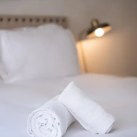 Pick A Flat's - Heart Of Saint-Tropez