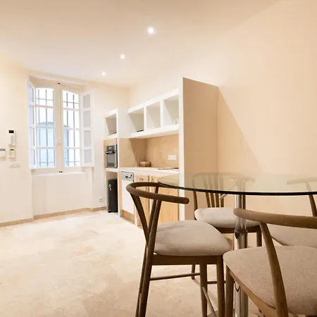 Pick A Flat's - Heart Of Saint-Tropez