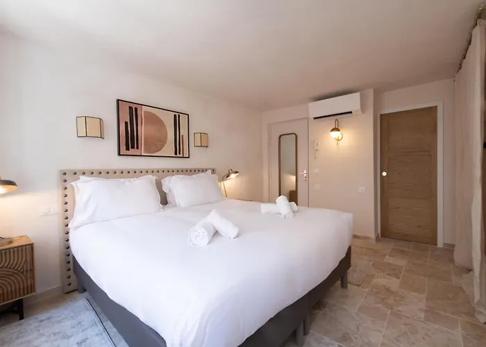 Pick A Flat's - Heart Of Saint-Tropez